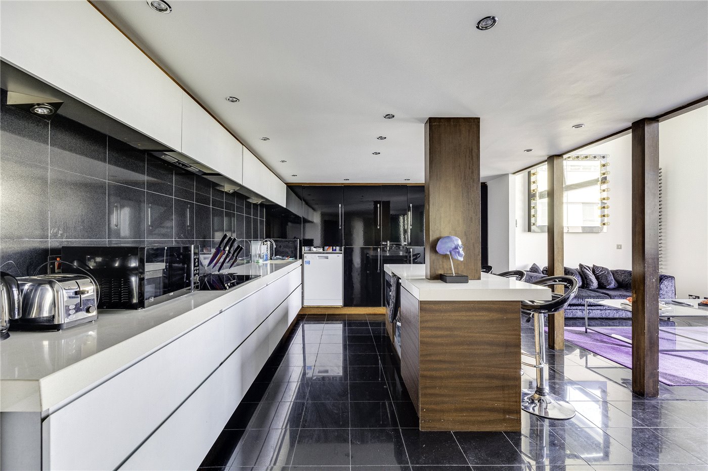 3 bedroom flat for sale 0