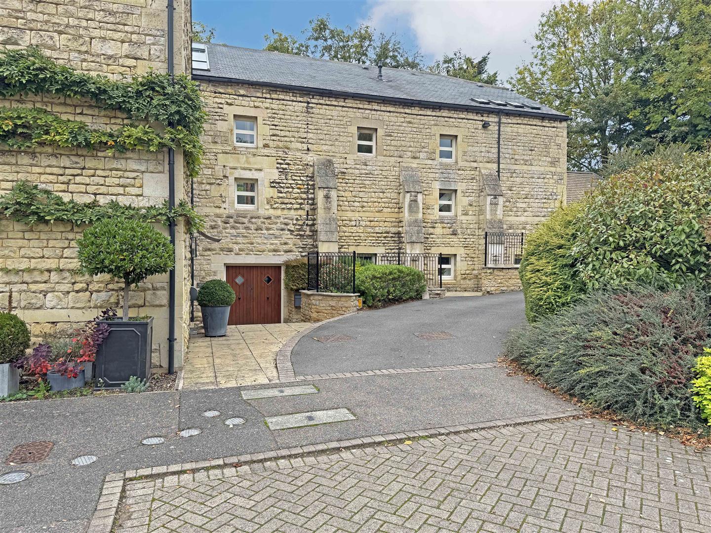 3-bed house on 6, Aldgate Court, Ketton, £340,000