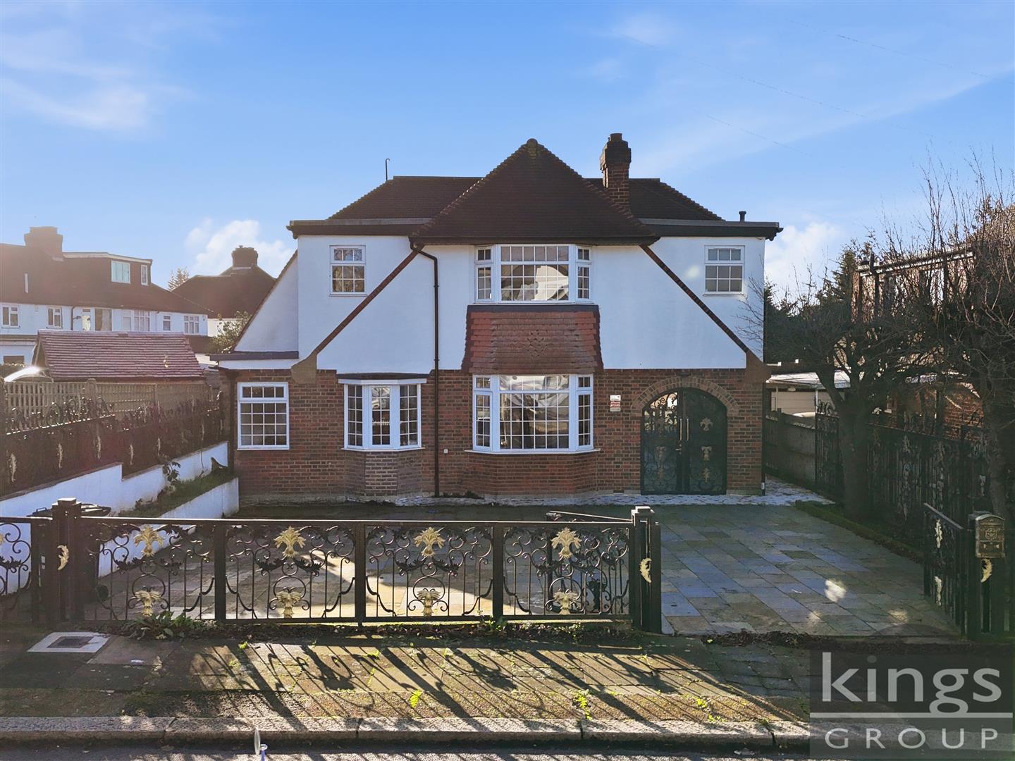 5 bedroom detached house for sale - Million Plus.com The Luxury Marketplace