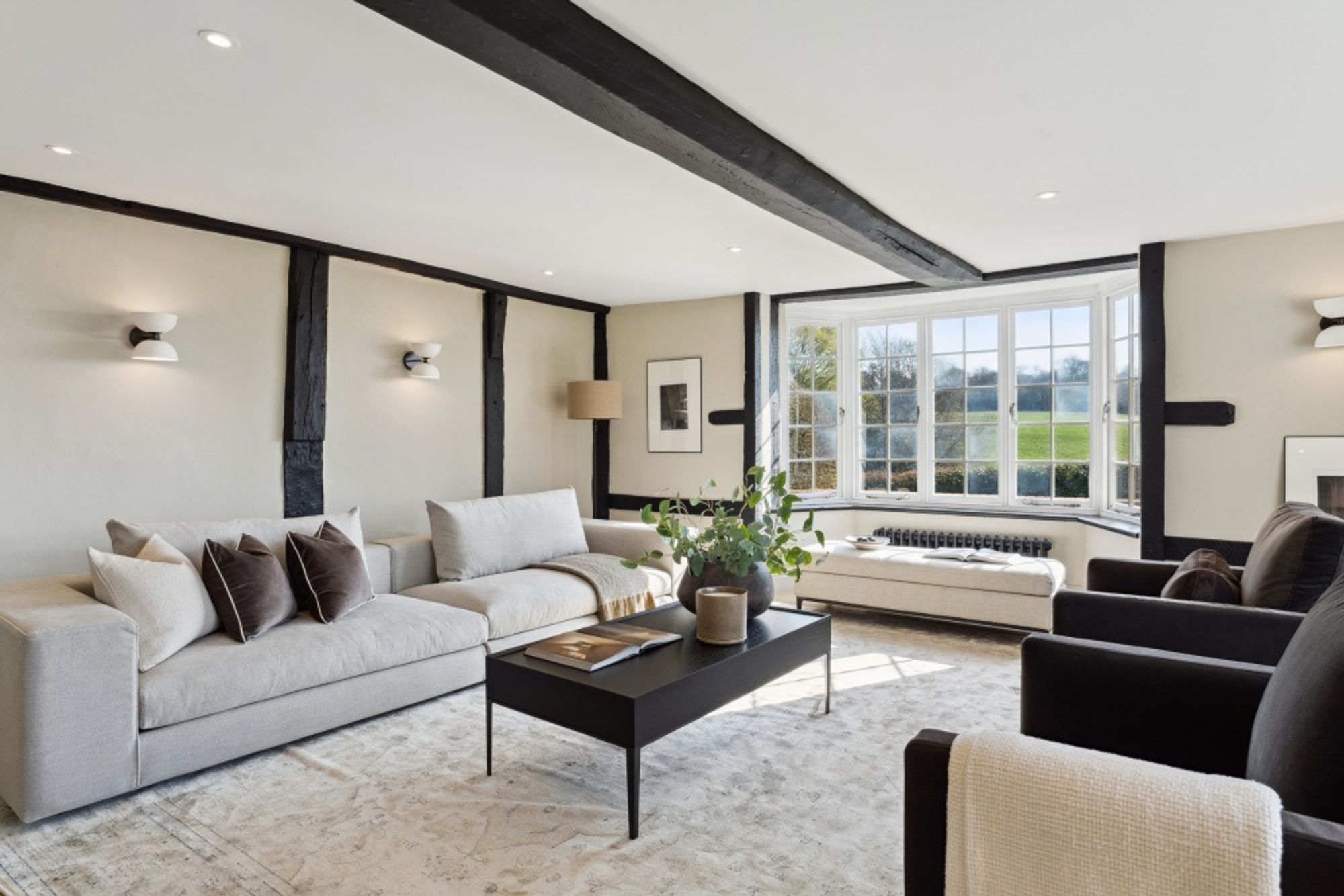 5 bedroom detached house for sale 0