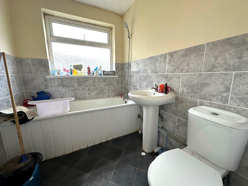 photos-of-maple-road-west-bury-park-luton-bedfordshire-lu4