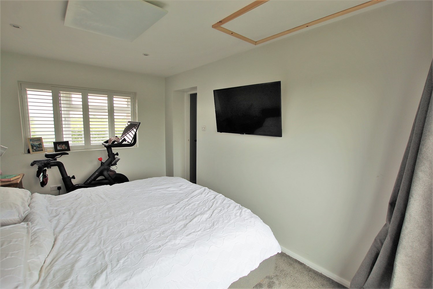 Photos of Woodhouse Lane, Dunham Massey, Altrincham WA14 64701064