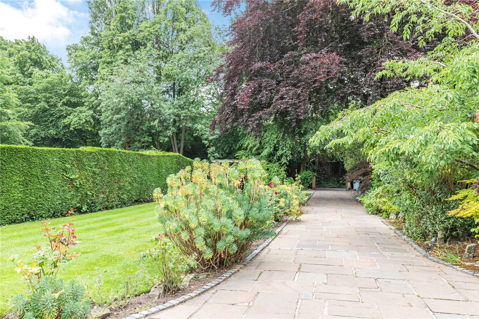 5 bedroom detached house for sale 0