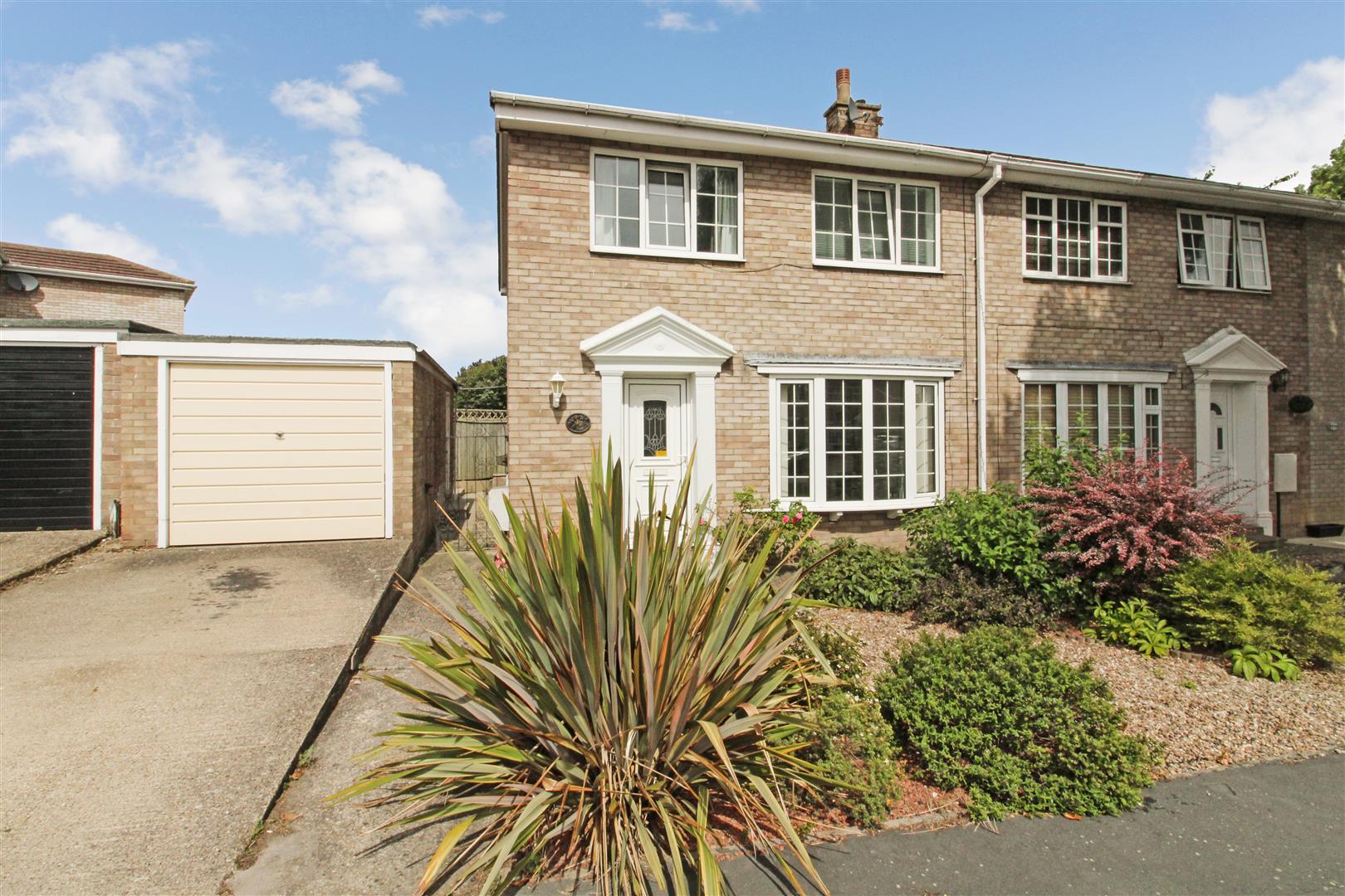 Free property report 42 Laburnum Avenue, Hutton Cranswick, YO25 9QH