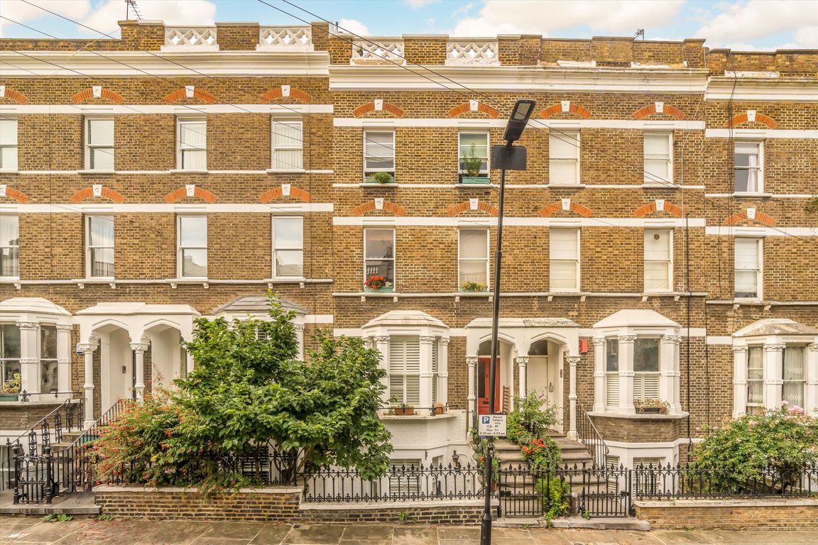 2 bedroom maisonette for sale 0