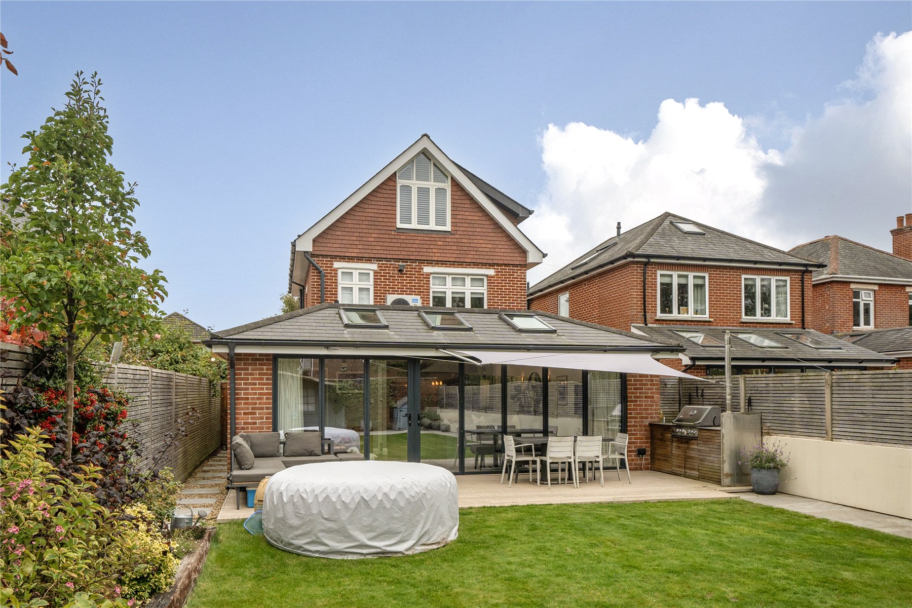 4 bedroom detached house for sale 0