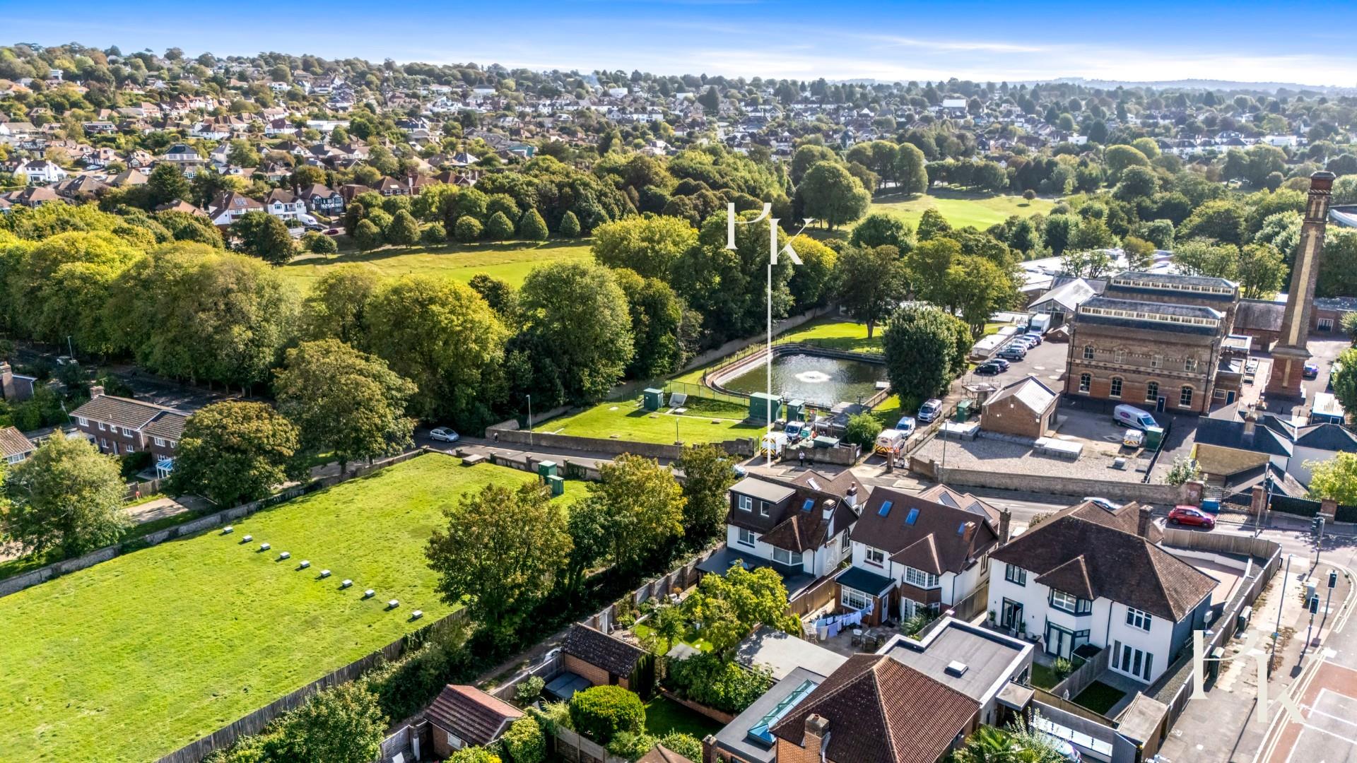 5 bedroom detached house for sale 0