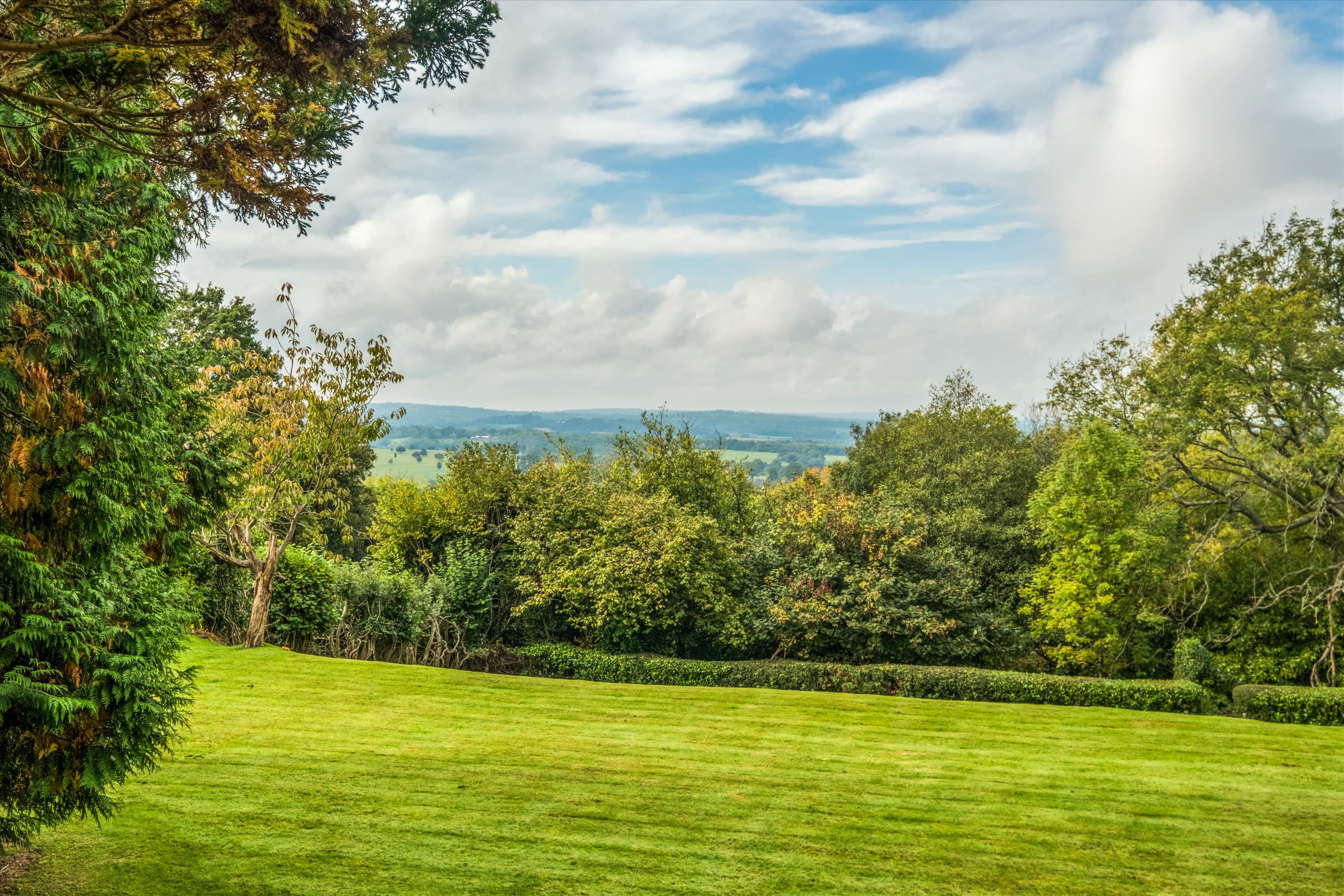 5 bedroom detached house for sale 0