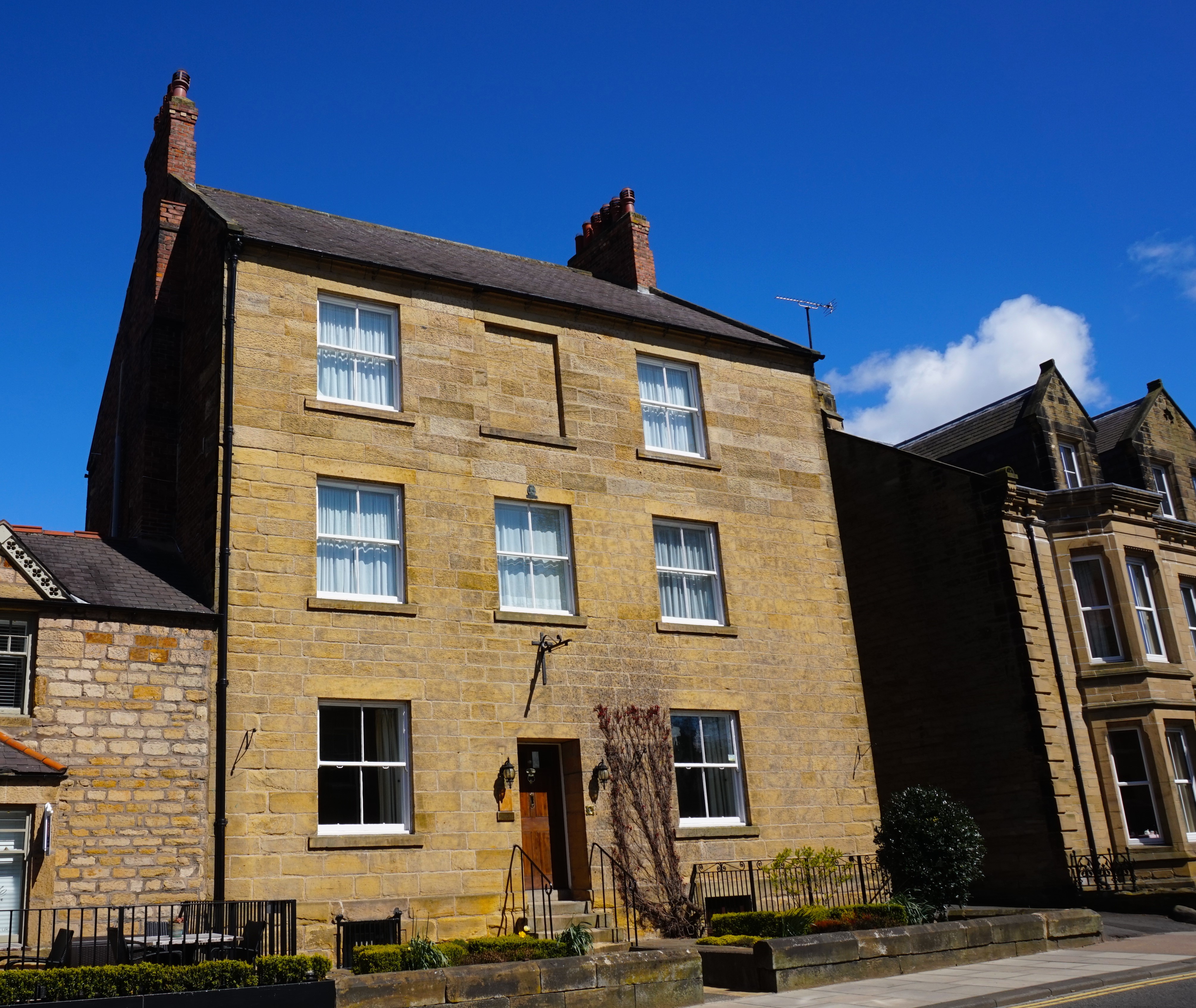 6 bed property for sale in 20 Bondgate Without, Alnwick NE66 40833322