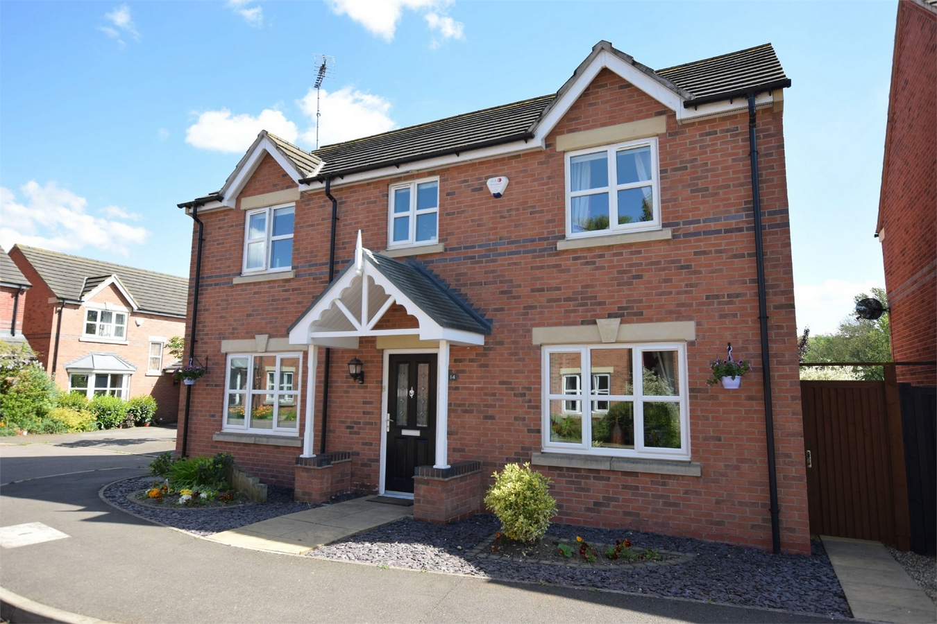 4 Bedrooms Detached house for sale in Watchorn Lawns, Alfreton, Derbyshire DE55