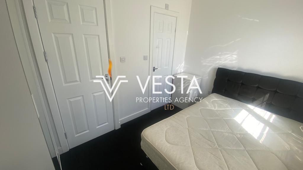 Room 5, 24 Harley Street, Coventry photo 5