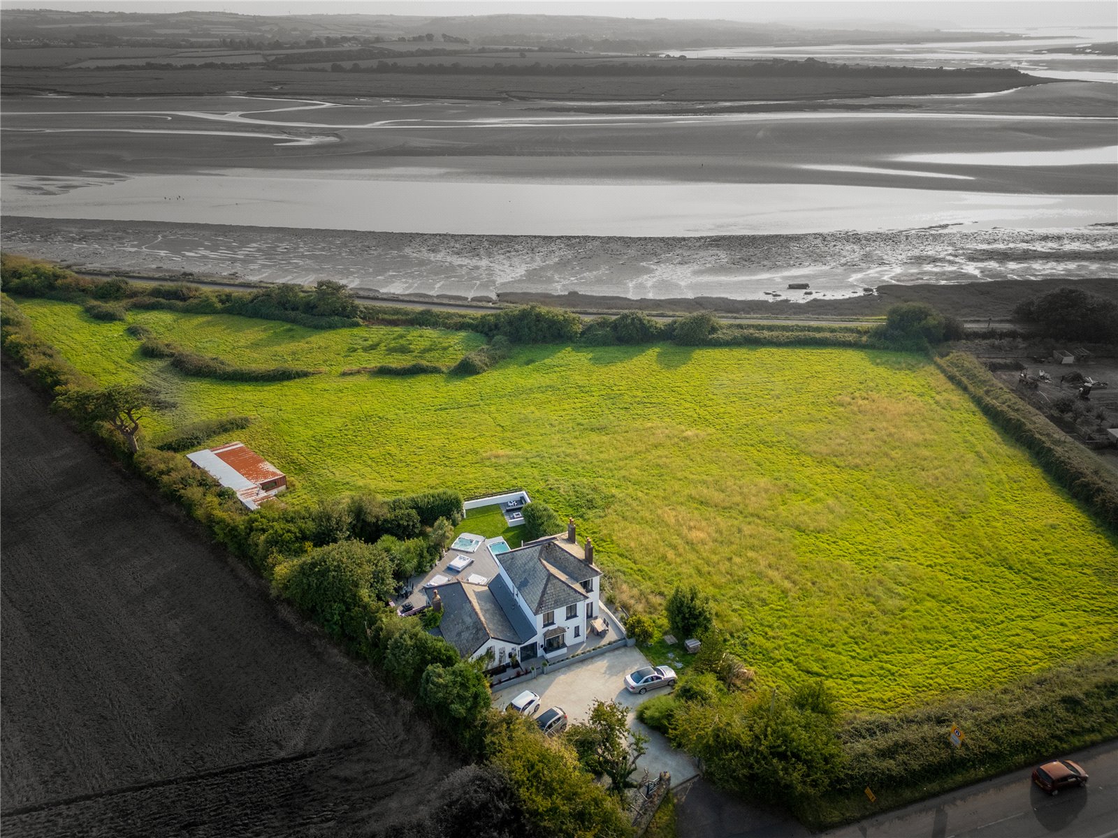 5 bedroom detached house for sale 0