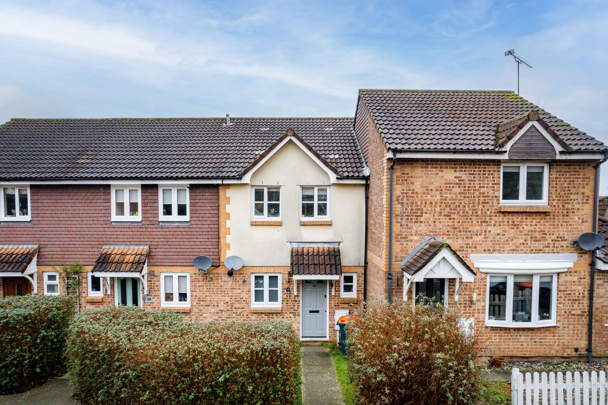 56 Bolton Road, Crawley photo 2