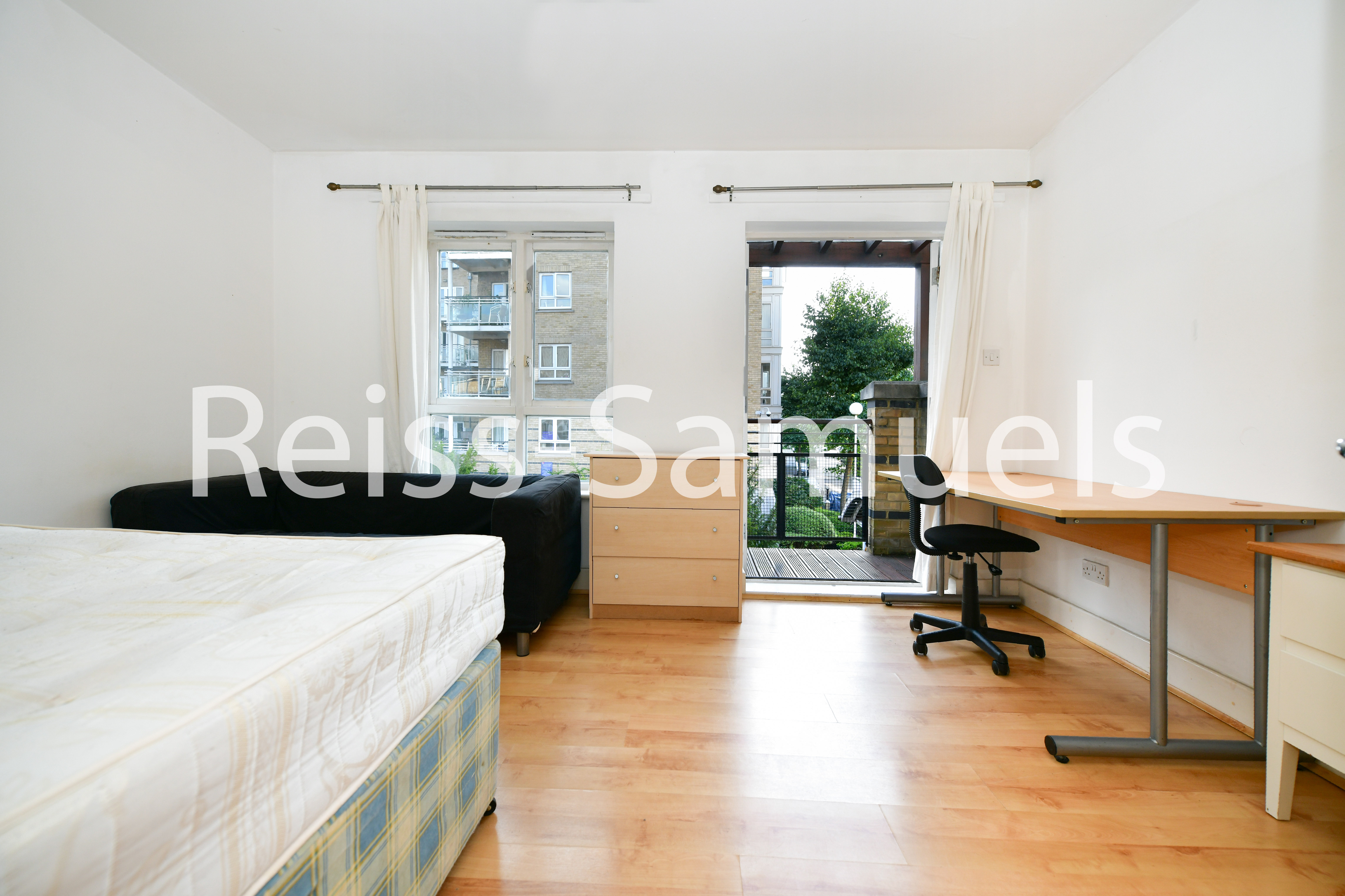 5-bed house on Ferry Street, London, £4,117/mo