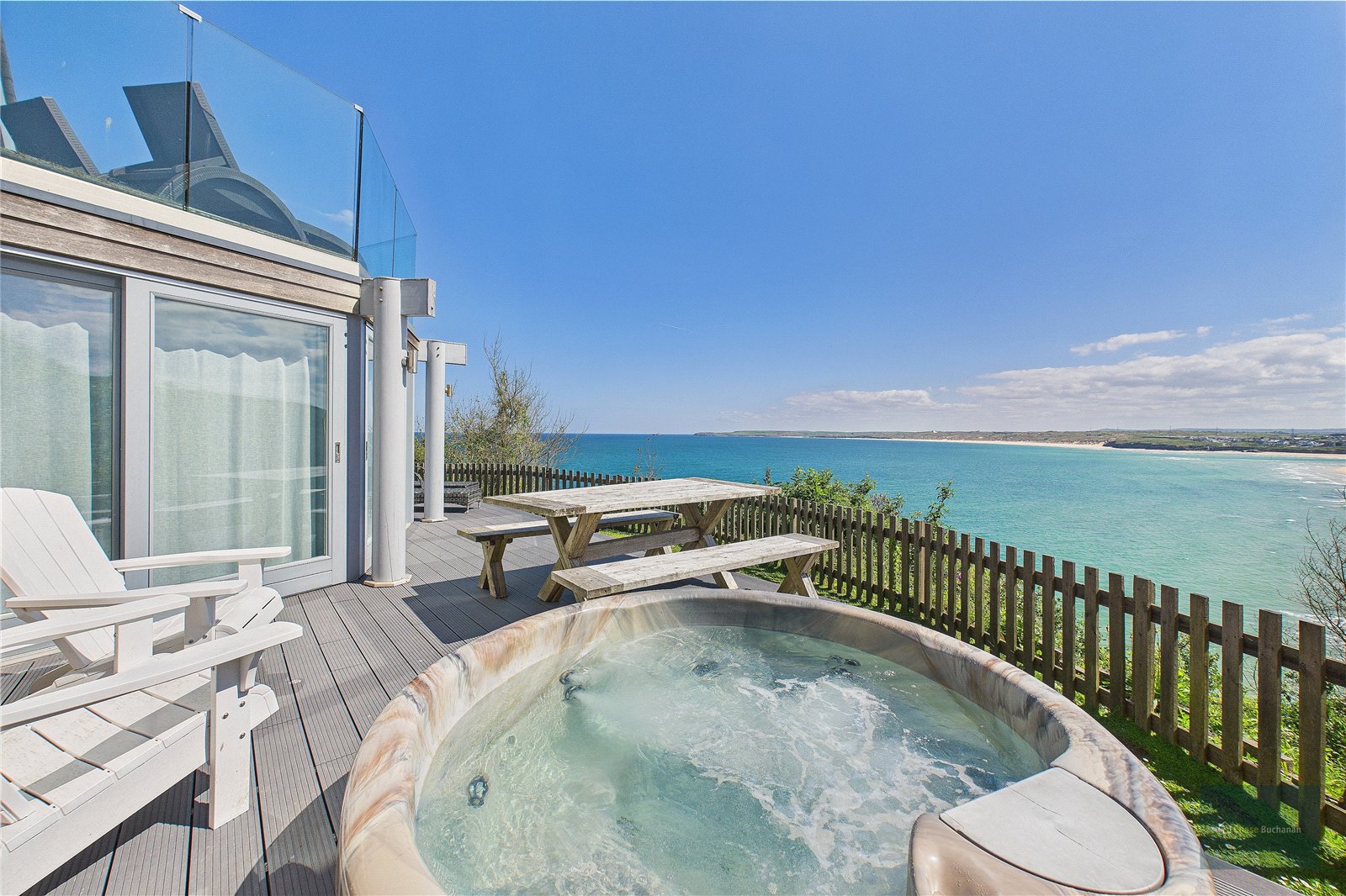 5 bedroom detached house for sale 0