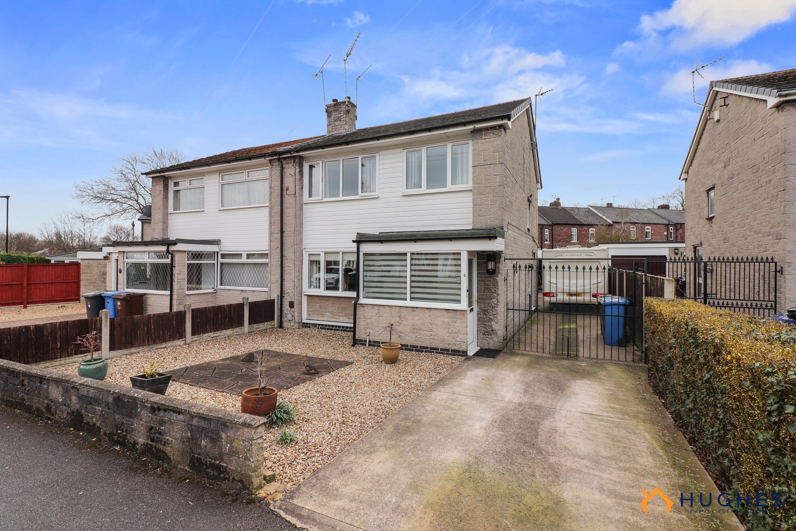 3 bed semi-detached house for sale