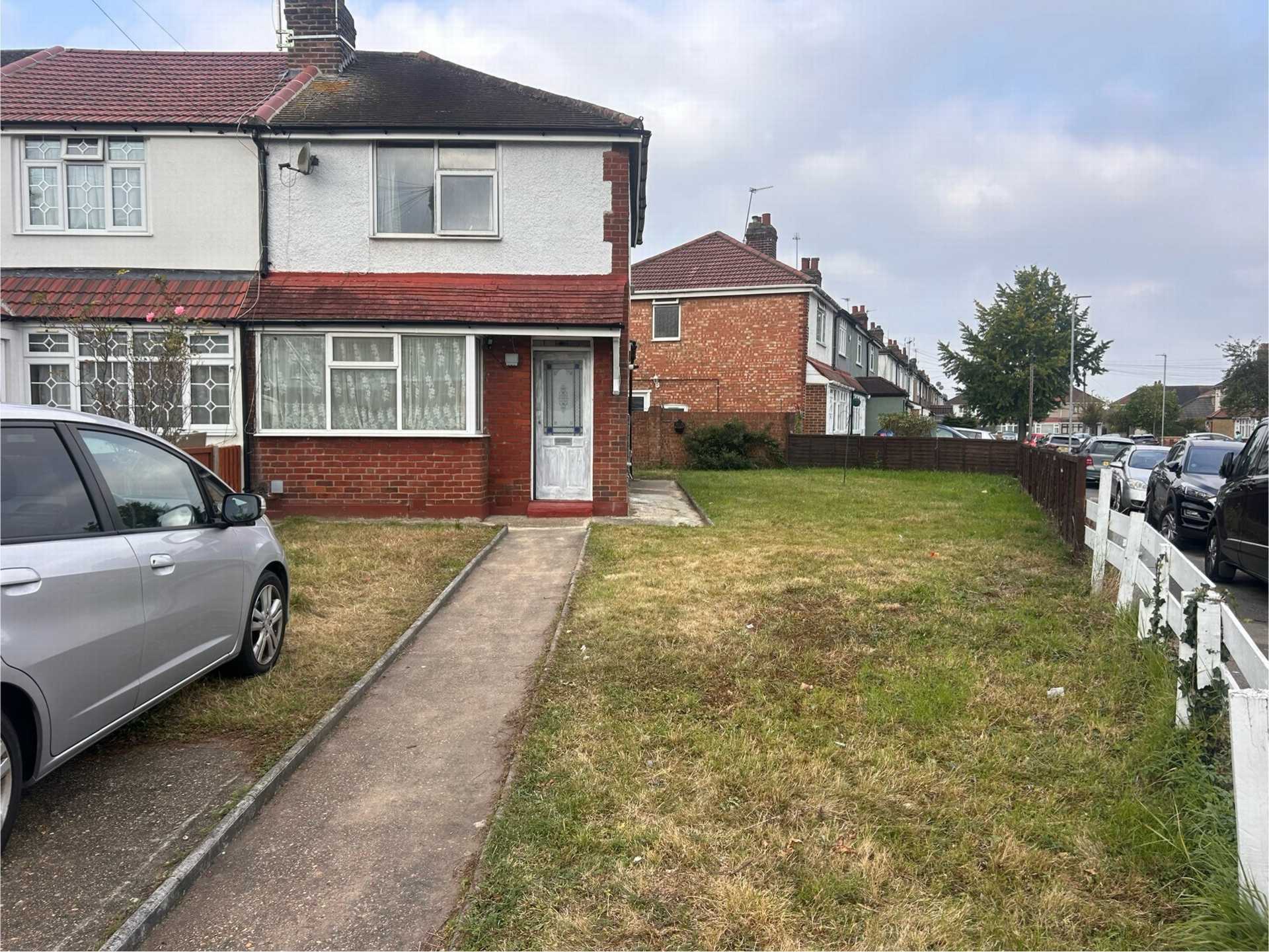 3, Woodstock Gardens, Hayes photo 2