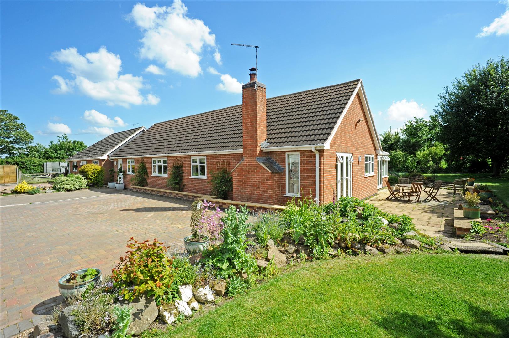 5 bedroom equestrian property for sale Million pound homes for sale