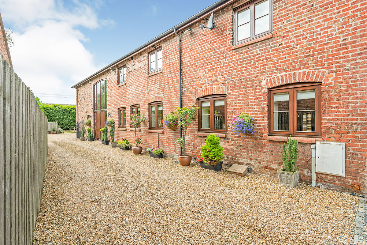 Photos of Warrington Road, Rainhill, Prescot, Merseyside L35 56193049