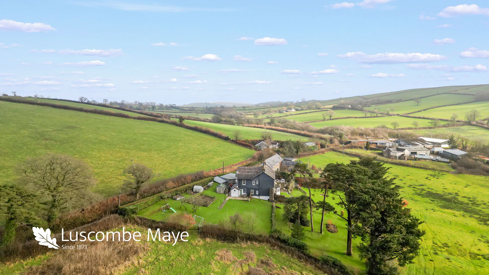 6 bedroom detached house for sale 0