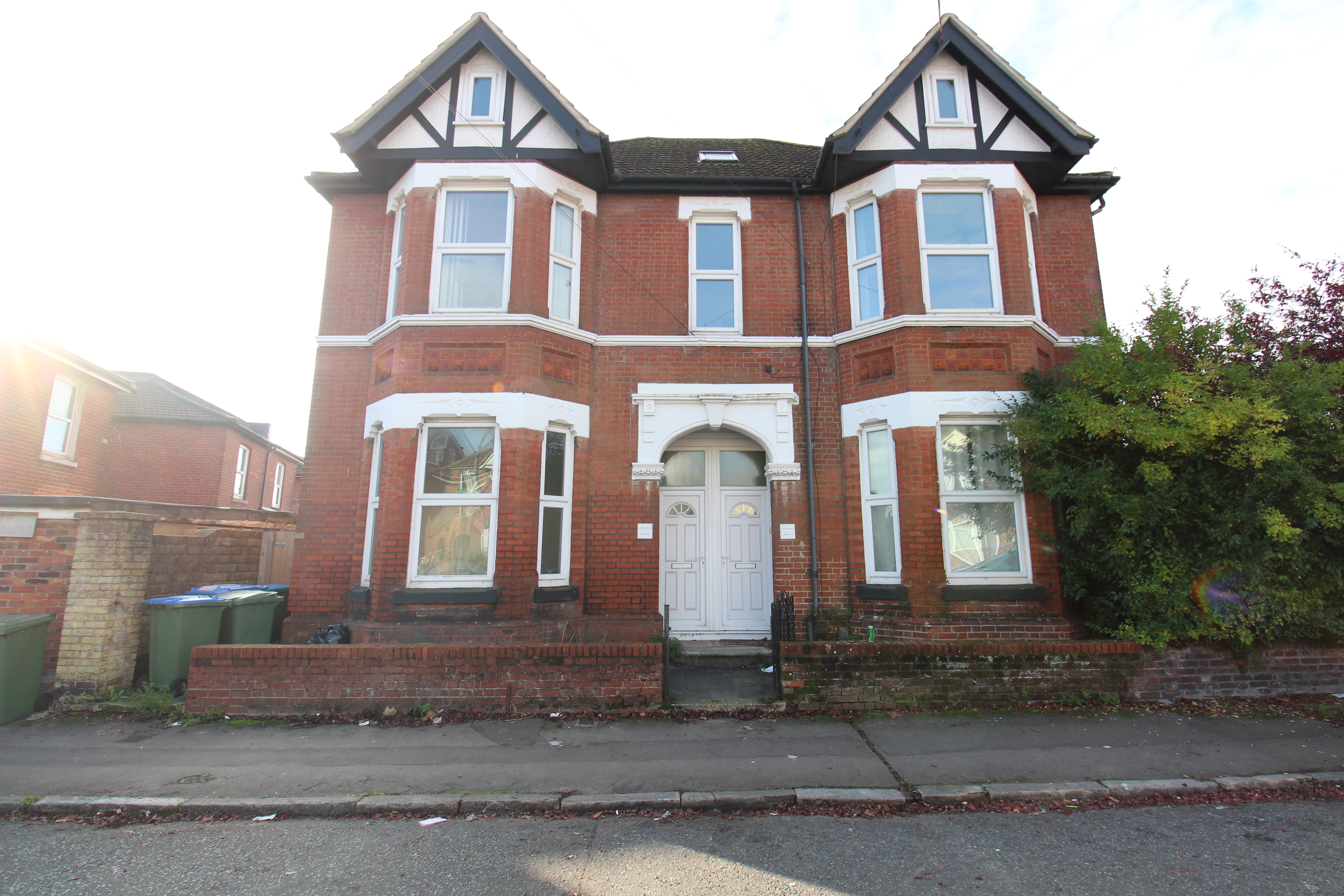First Floor Flat, Glenhead, Portswood Avenue, Southampton, SO17 2HE - listing photo