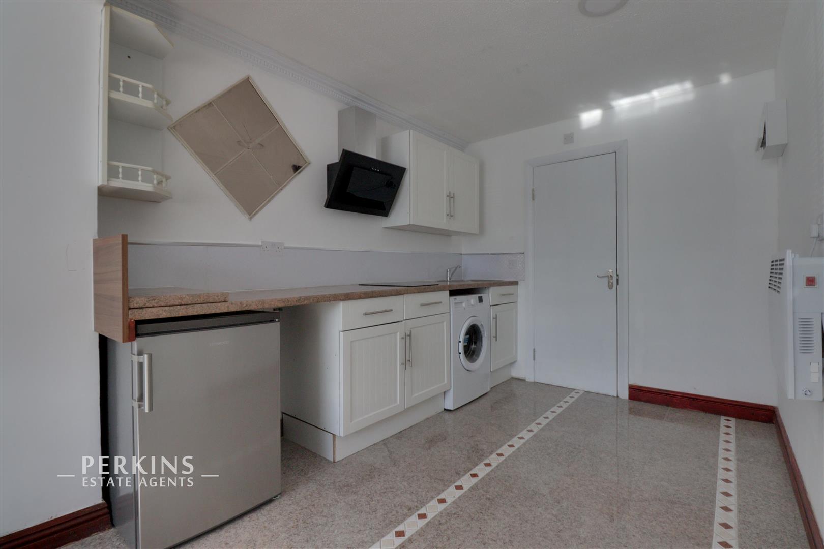 Studio 2, 18, Swallow Drive, Northolt photo 5