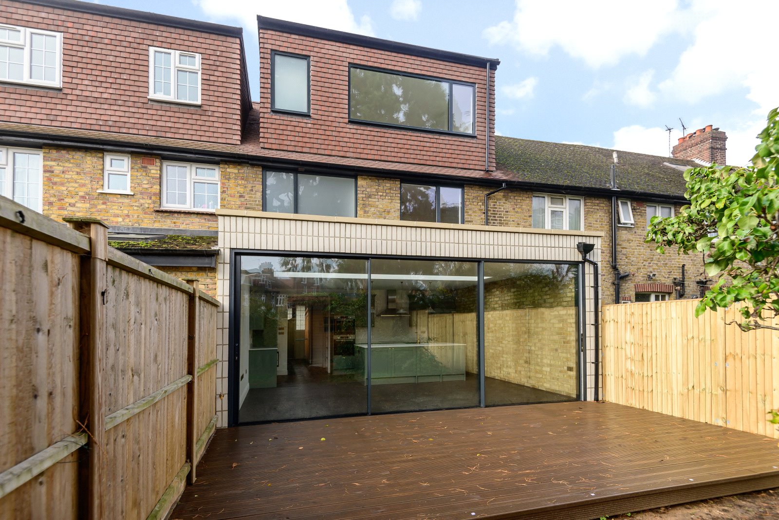 141, Queens Road, Teddington photo 2
