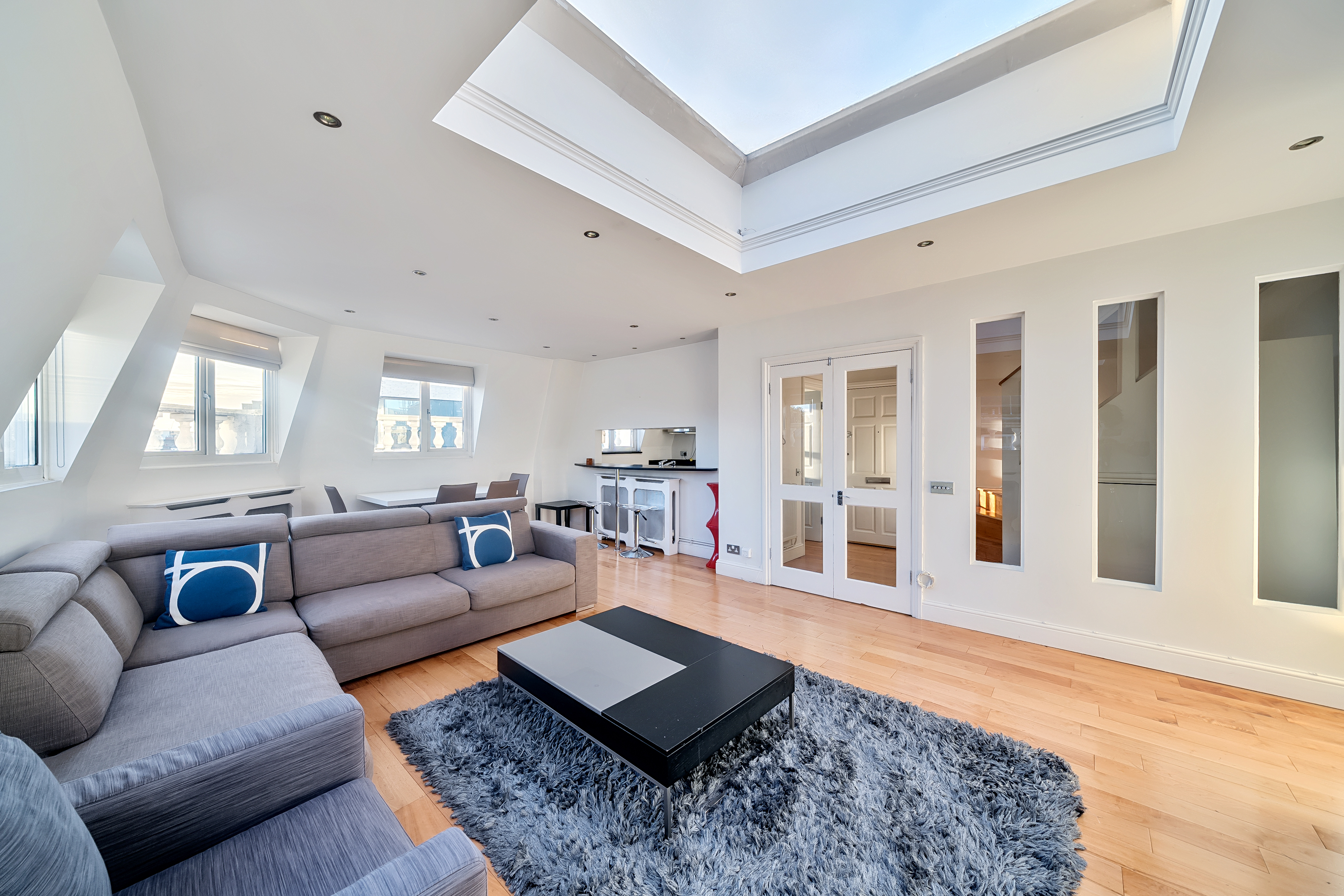 3 bedroom flat for sale 0