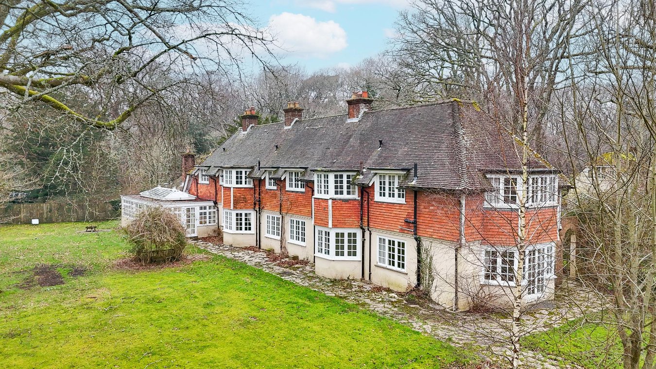 5 bedroom detached house for sale 0