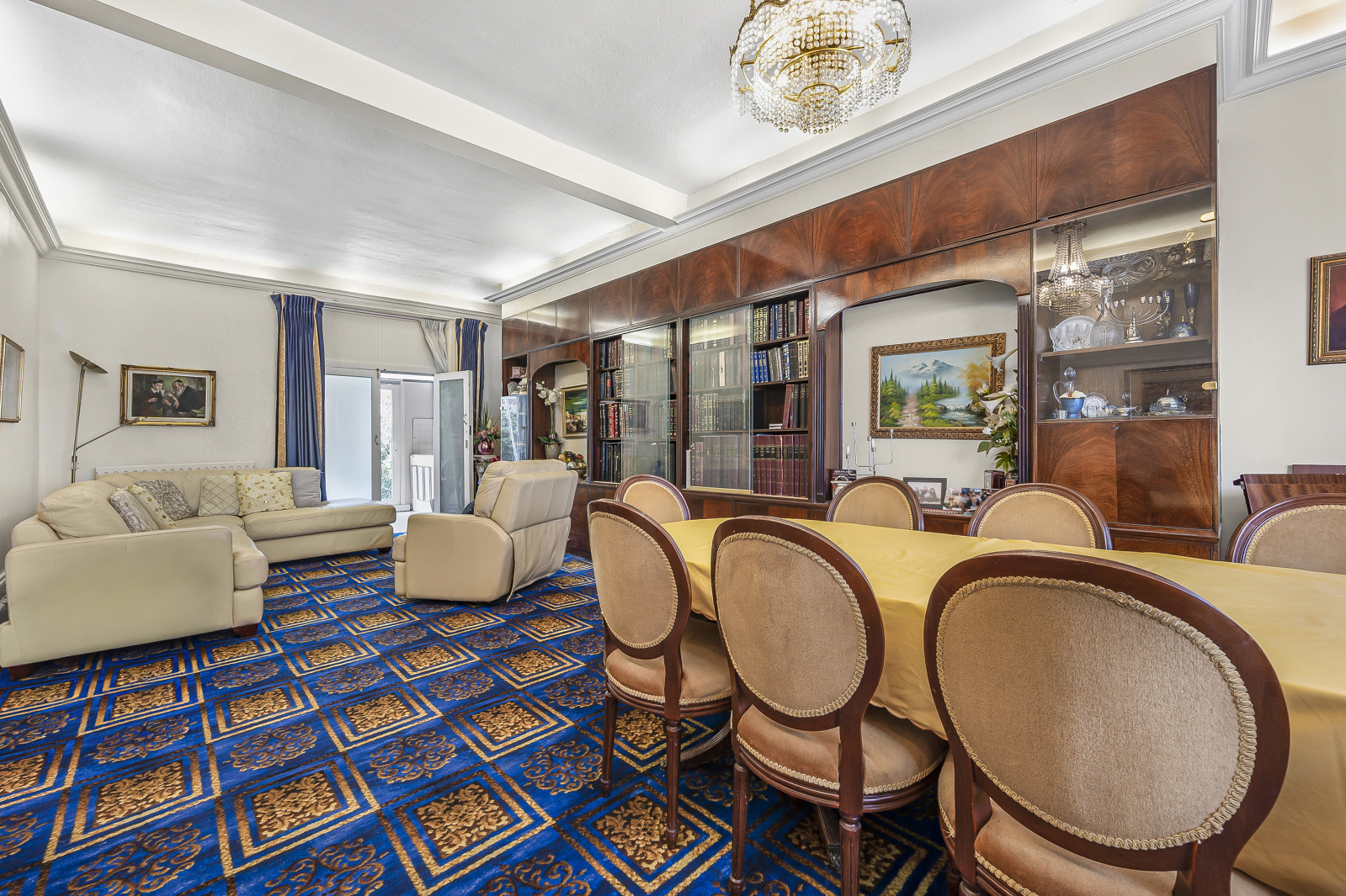 6 bedroom end terrace house for sale 0