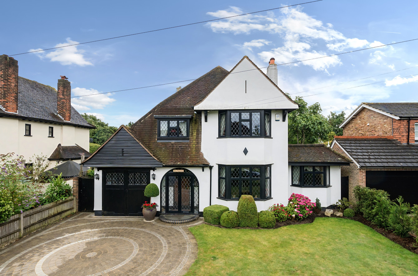 3 bedroom detached house for sale 0