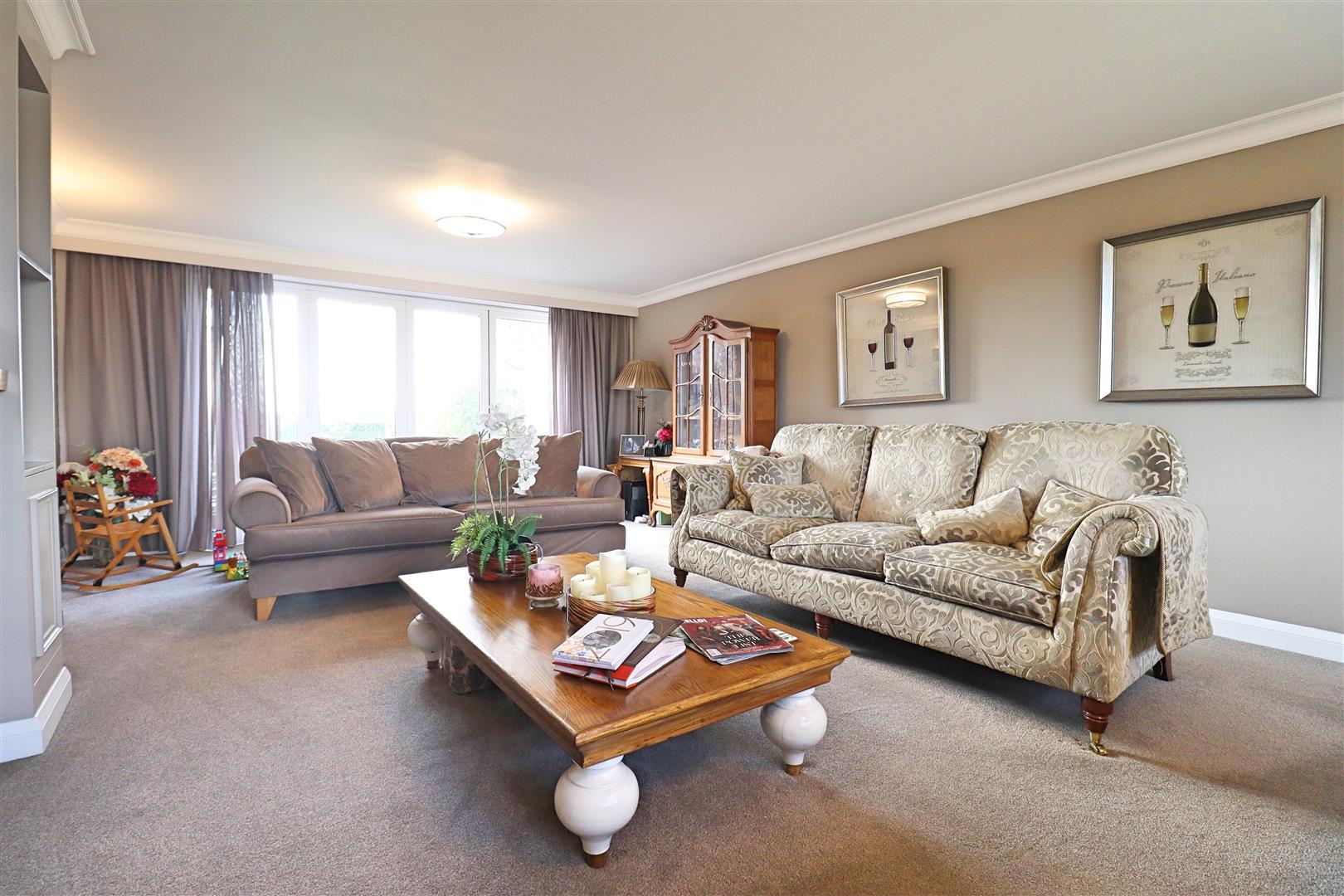 5 bedroom detached house for sale 0