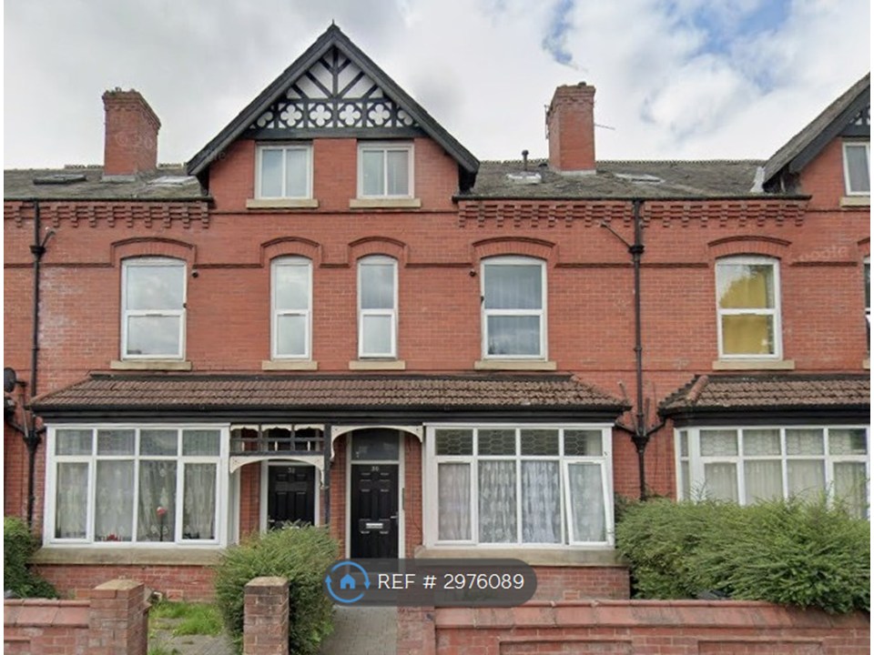 Flat, Bromwich St, Bolton photo 5