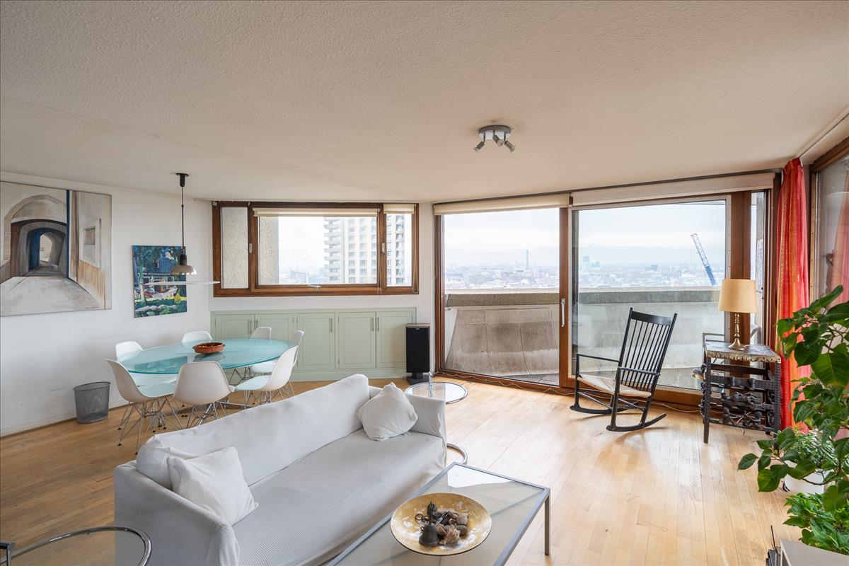 3 bedroom flat for sale 0