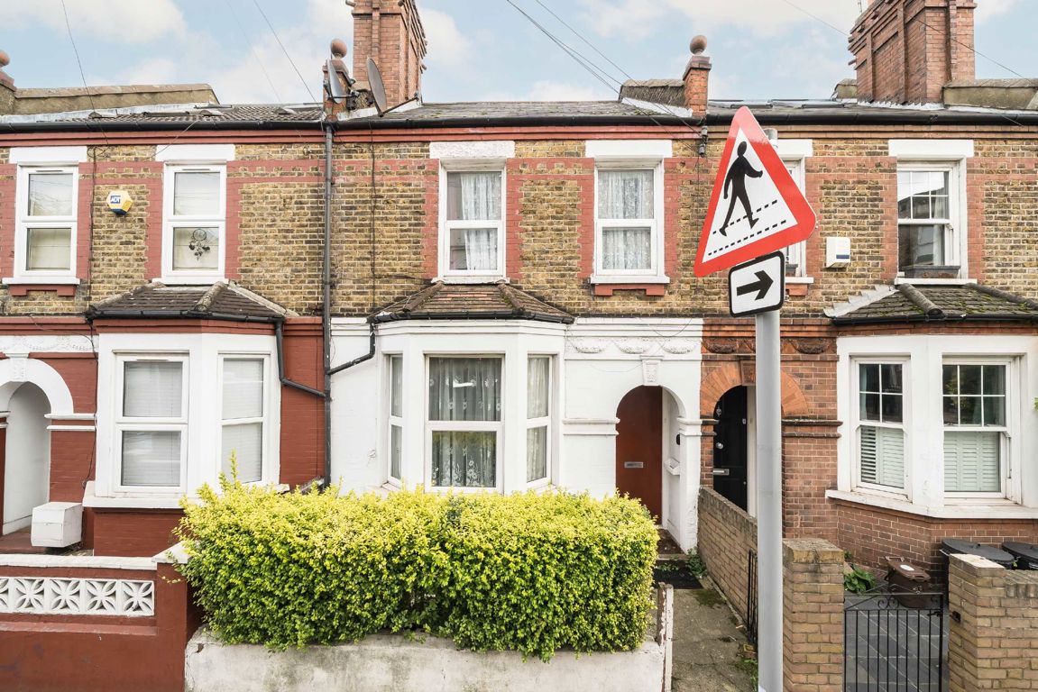 3 bedroom property for sale 0