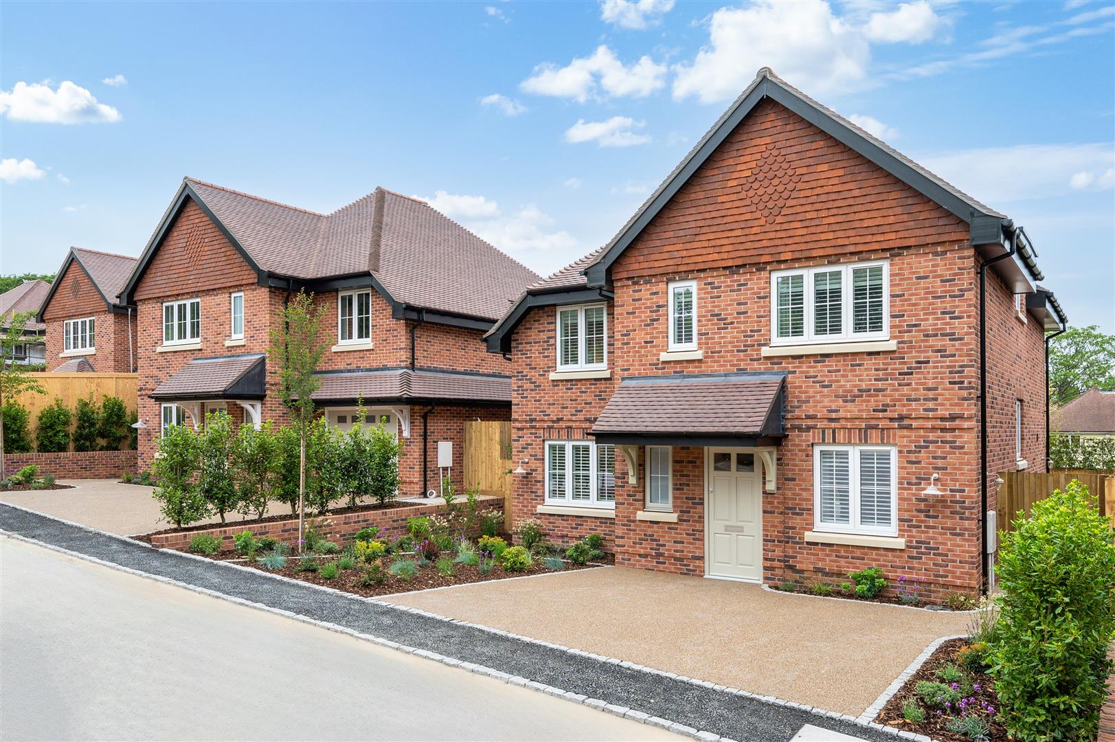 5 bedroom maisonette for sale