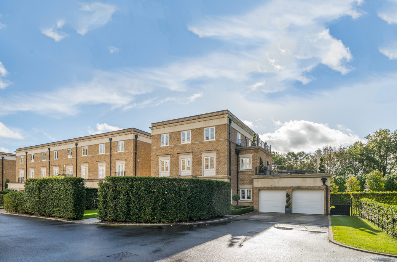 Photos of Willoughby Lane, Bromley, Kent BR1 65957545 PrimeLocation