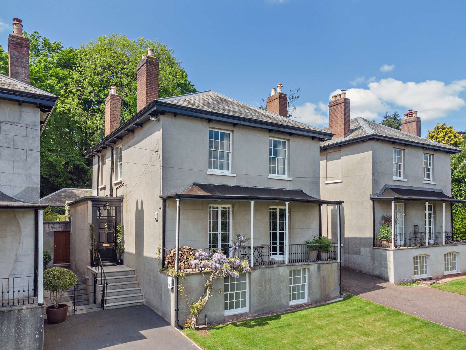 5 bedroom detached house for sale 0