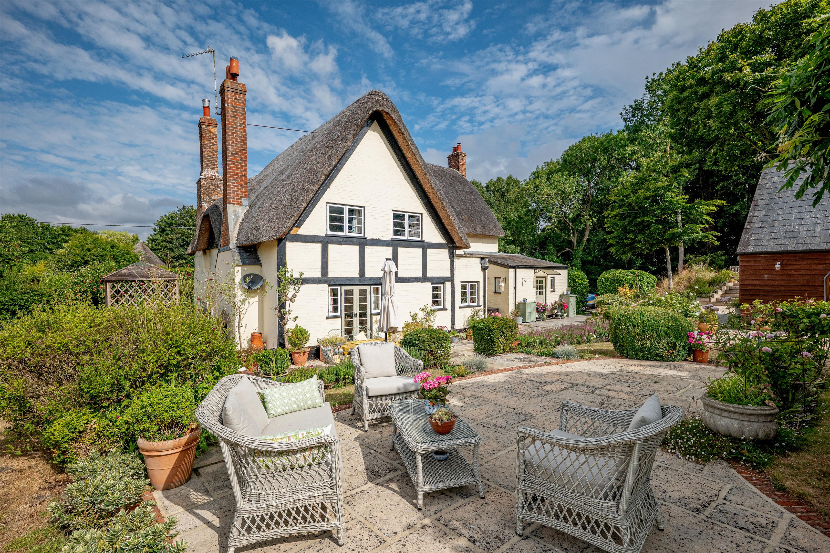 5 bedroom detached house for sale 0