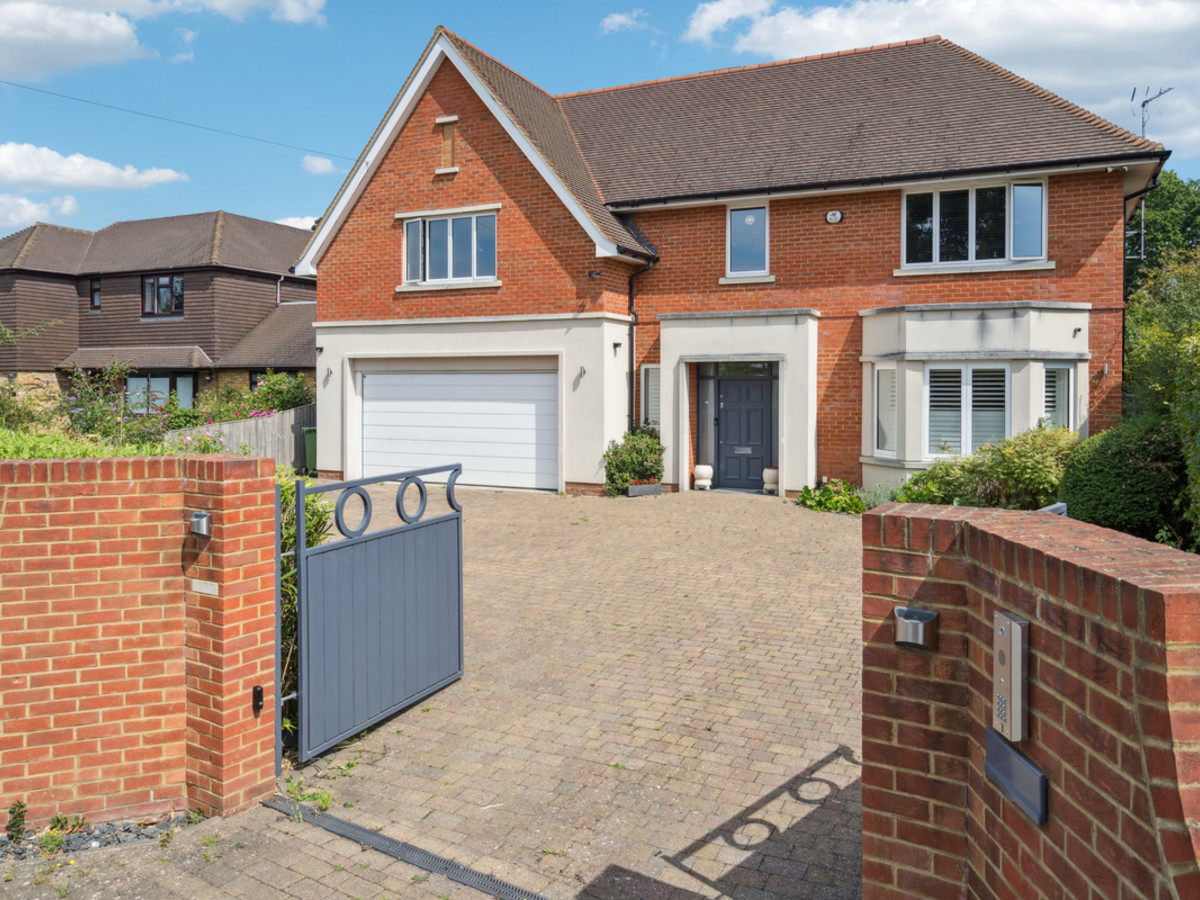 7-bed house on 171, Cherry Tree Road, Beaconsfield, £1,895,000
