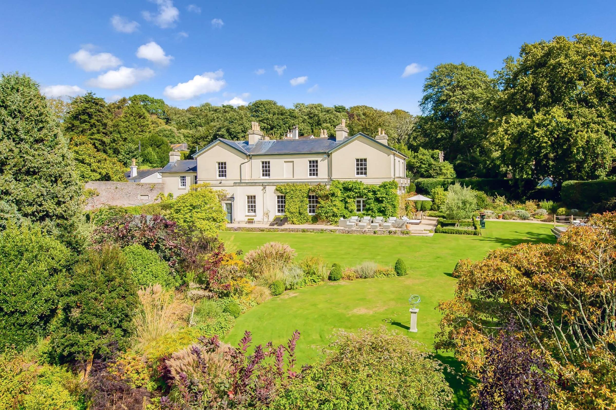 5 bedroom country house for sale 0