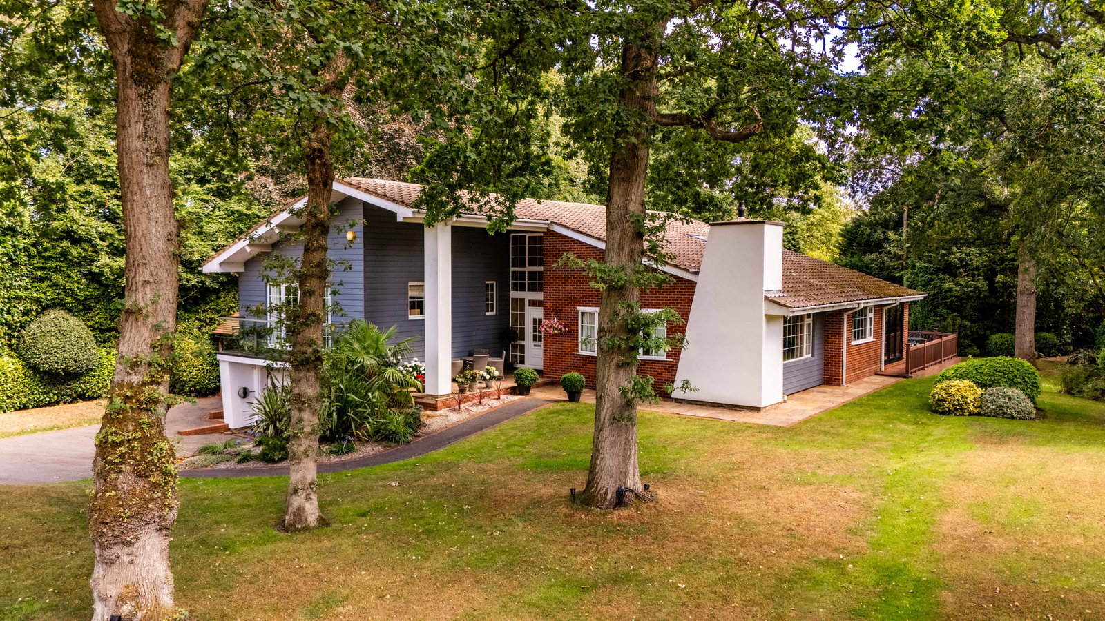 4 bedroom maisonette for sale