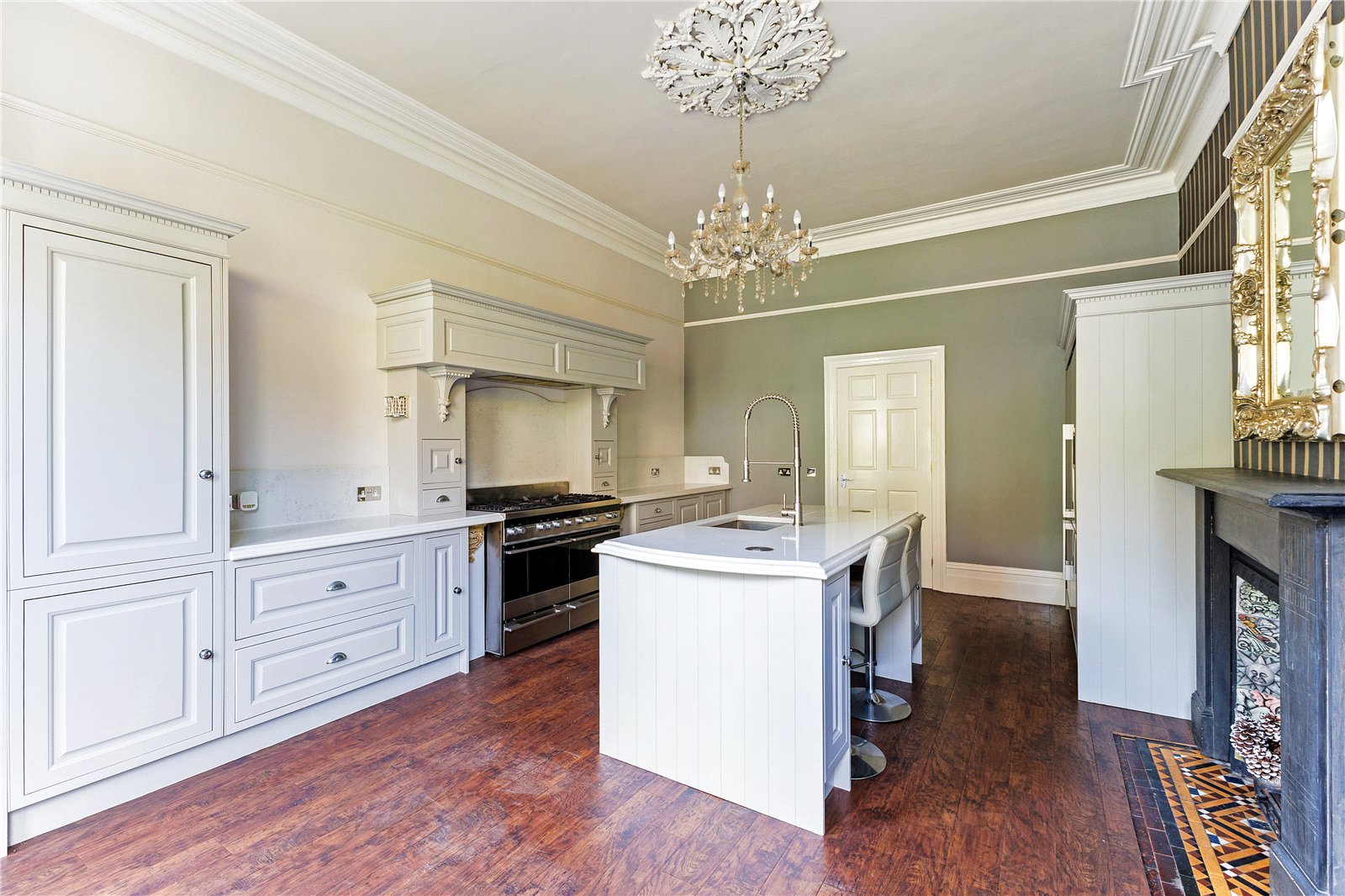 5 bedroom semi-detached house for sale 0