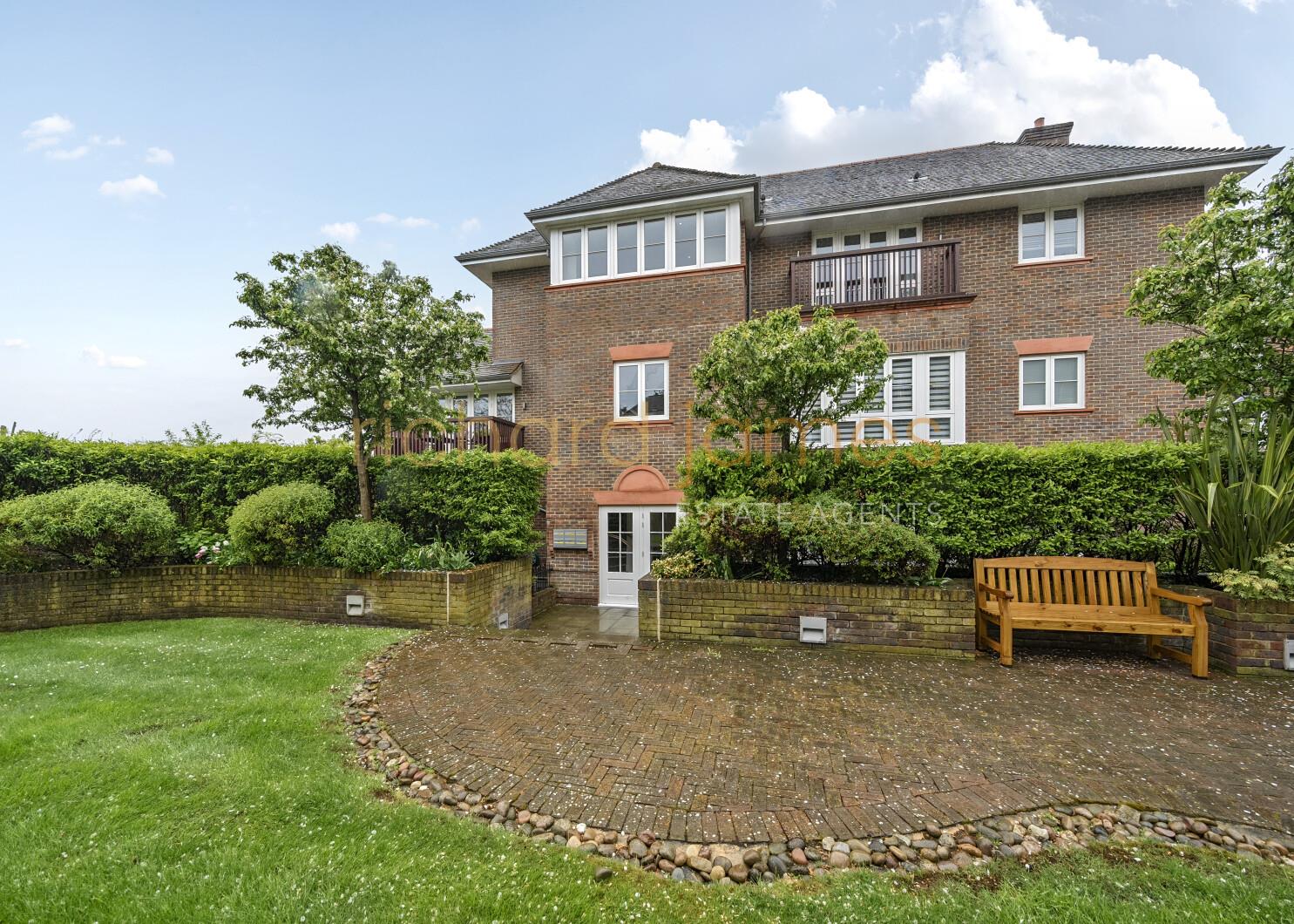 3 bedroom flat for sale 0