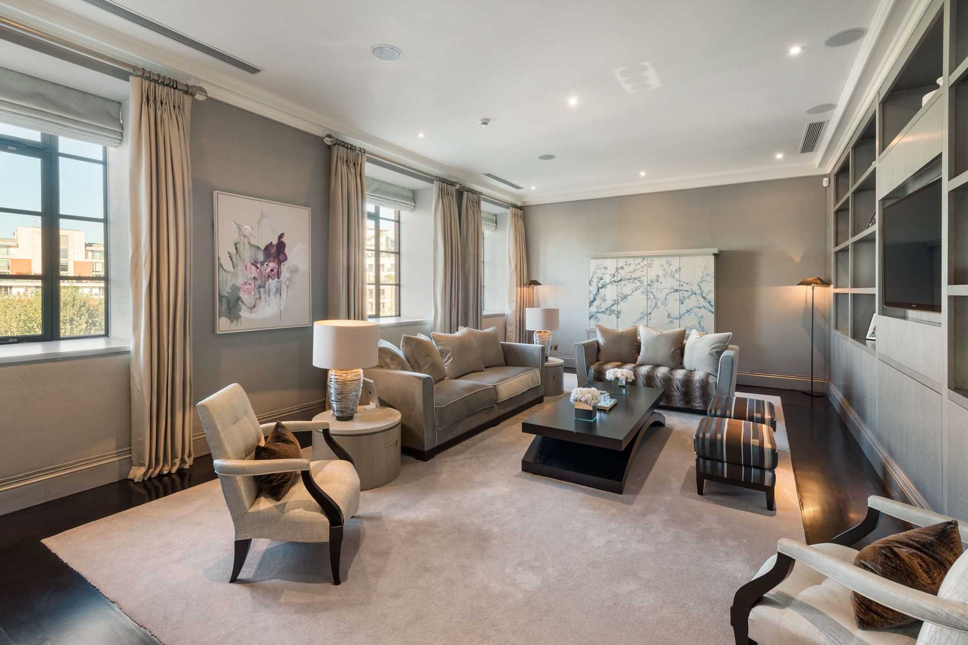 Photos of Trevor Square, Knightsbridge, London SW7 60910048