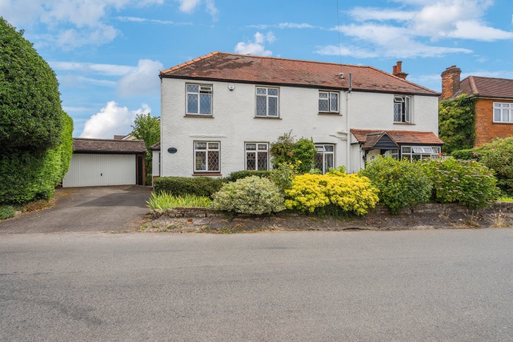 6 bedroom detached house for sale in Devizes