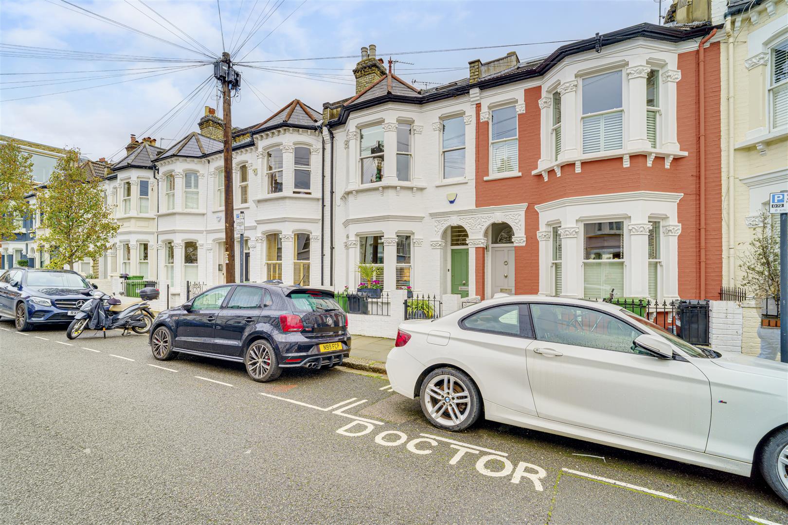 3 bedroom terraced house for sale 0