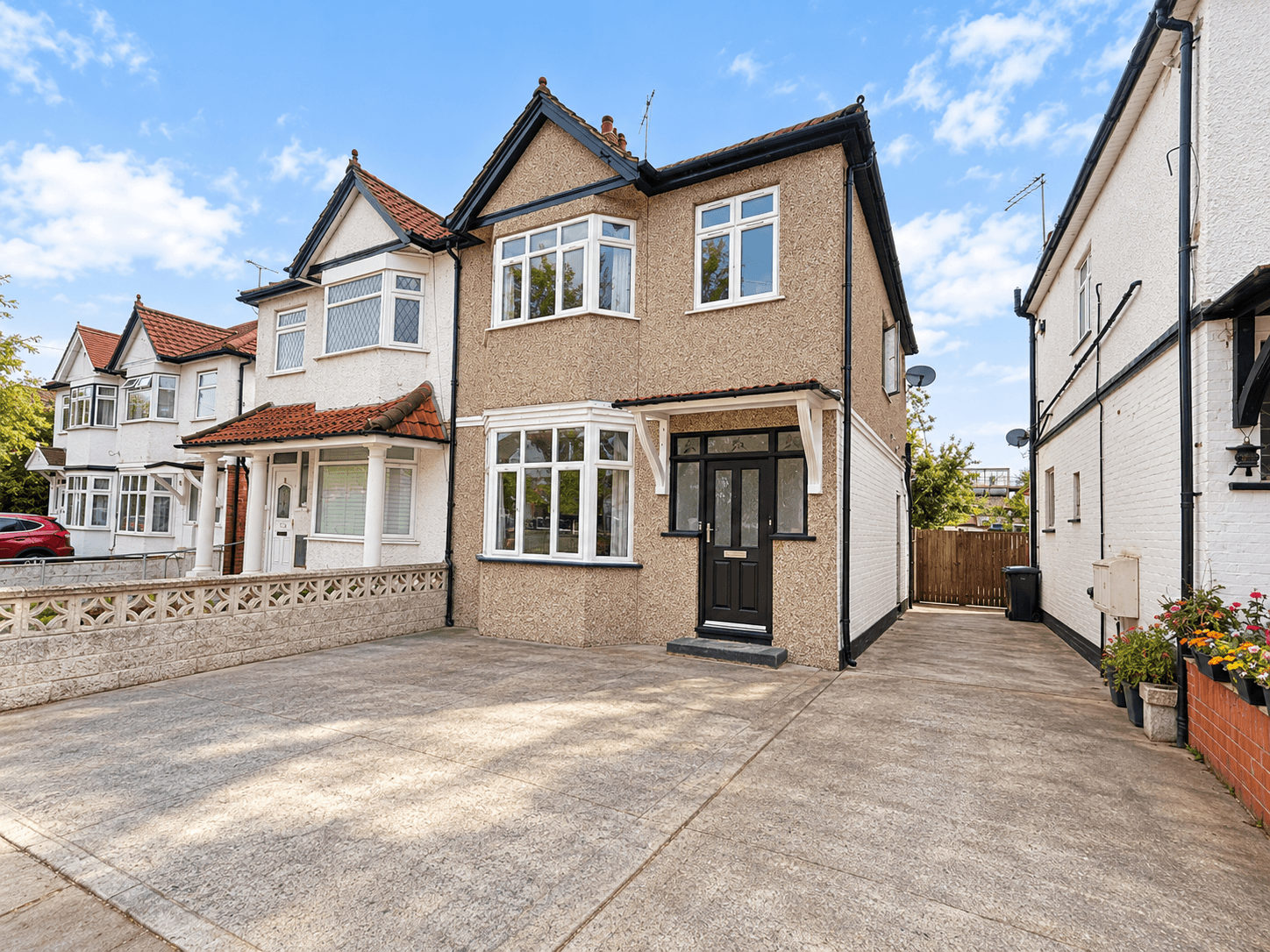 26 Reeves Avenue, LONDON photo 3