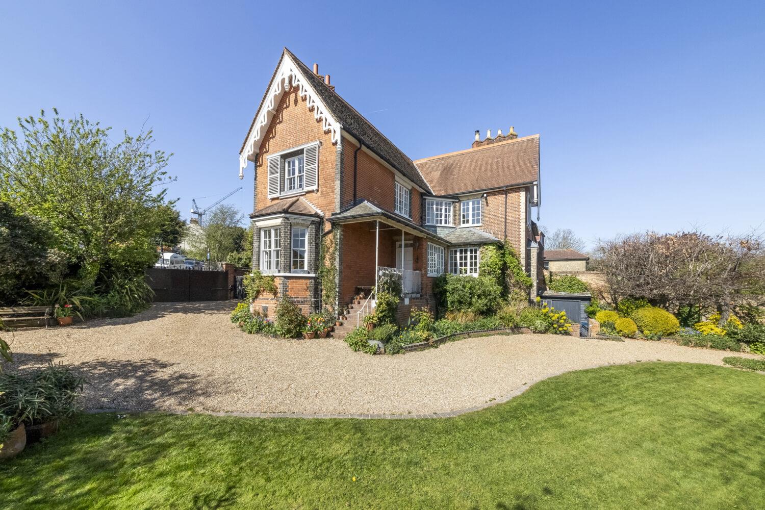 4 bedroom property for sale 0