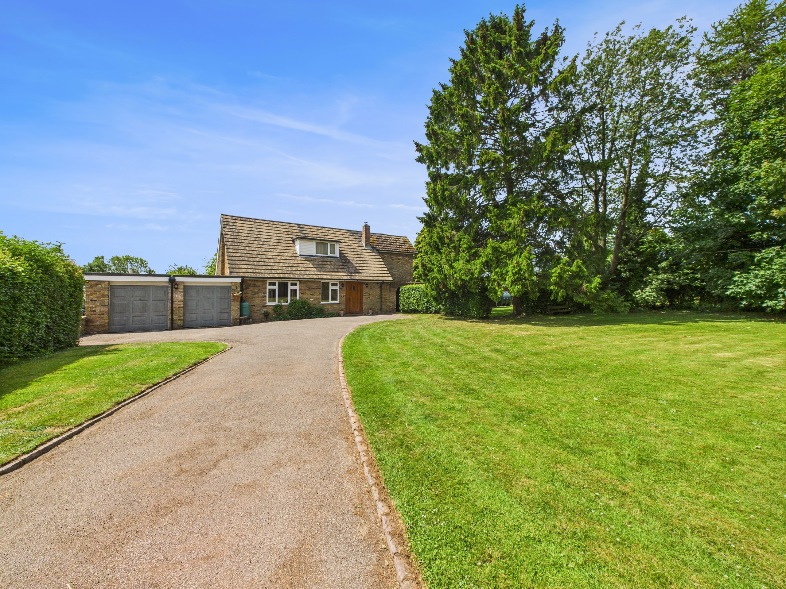 9 bedroom country house for sale